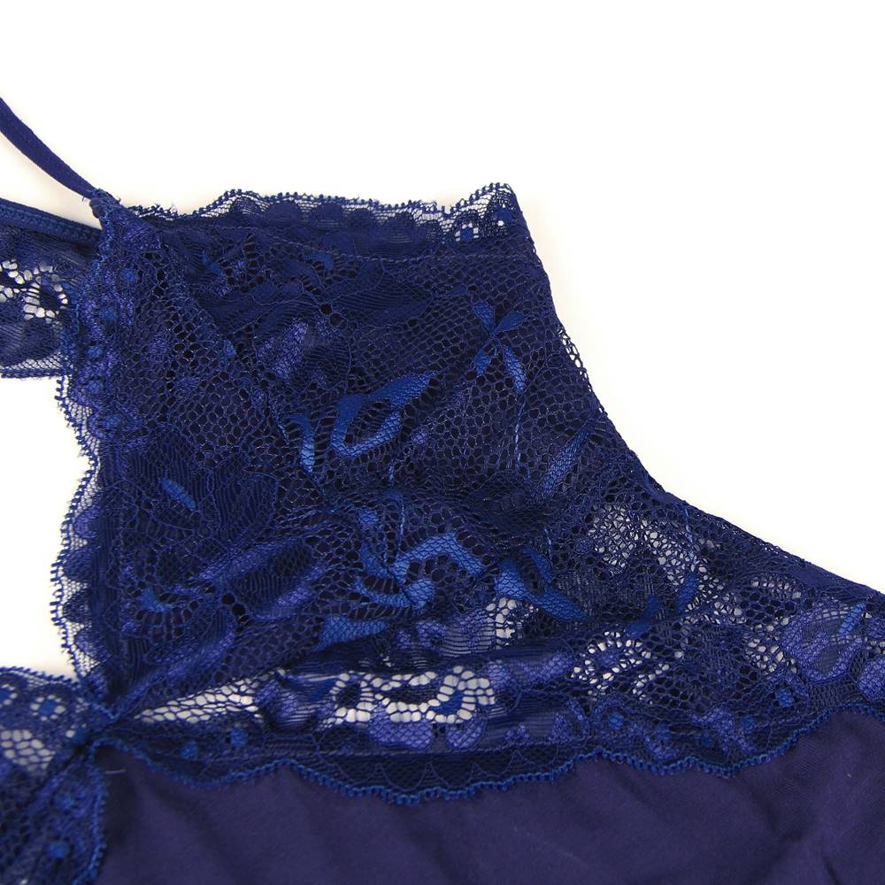 Rückenfreies Nachthemd aus dehnbarem Modal mit G-String