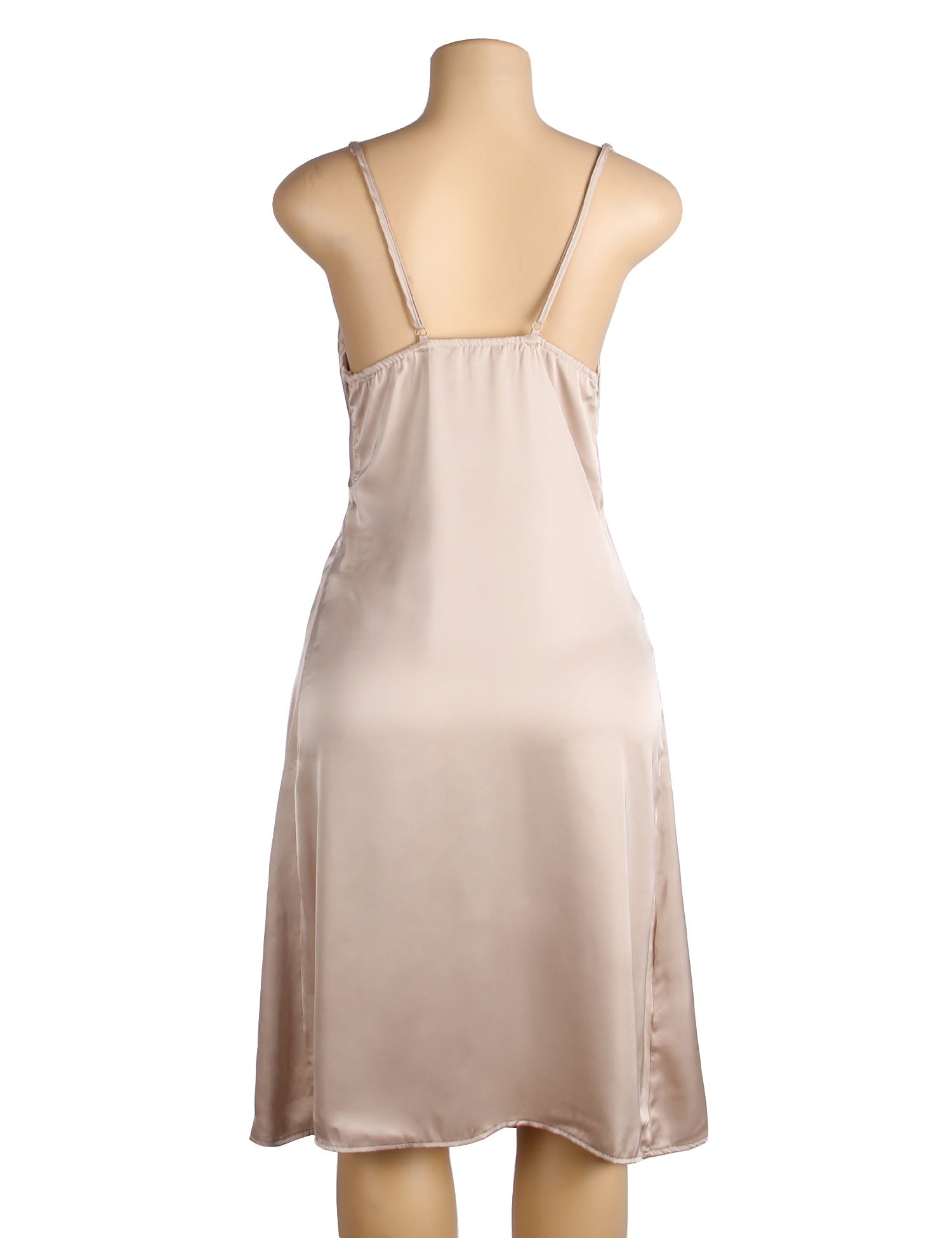 Nacktes, sexy, rückenfreies Nachthemd mit Trägern und Schlitz