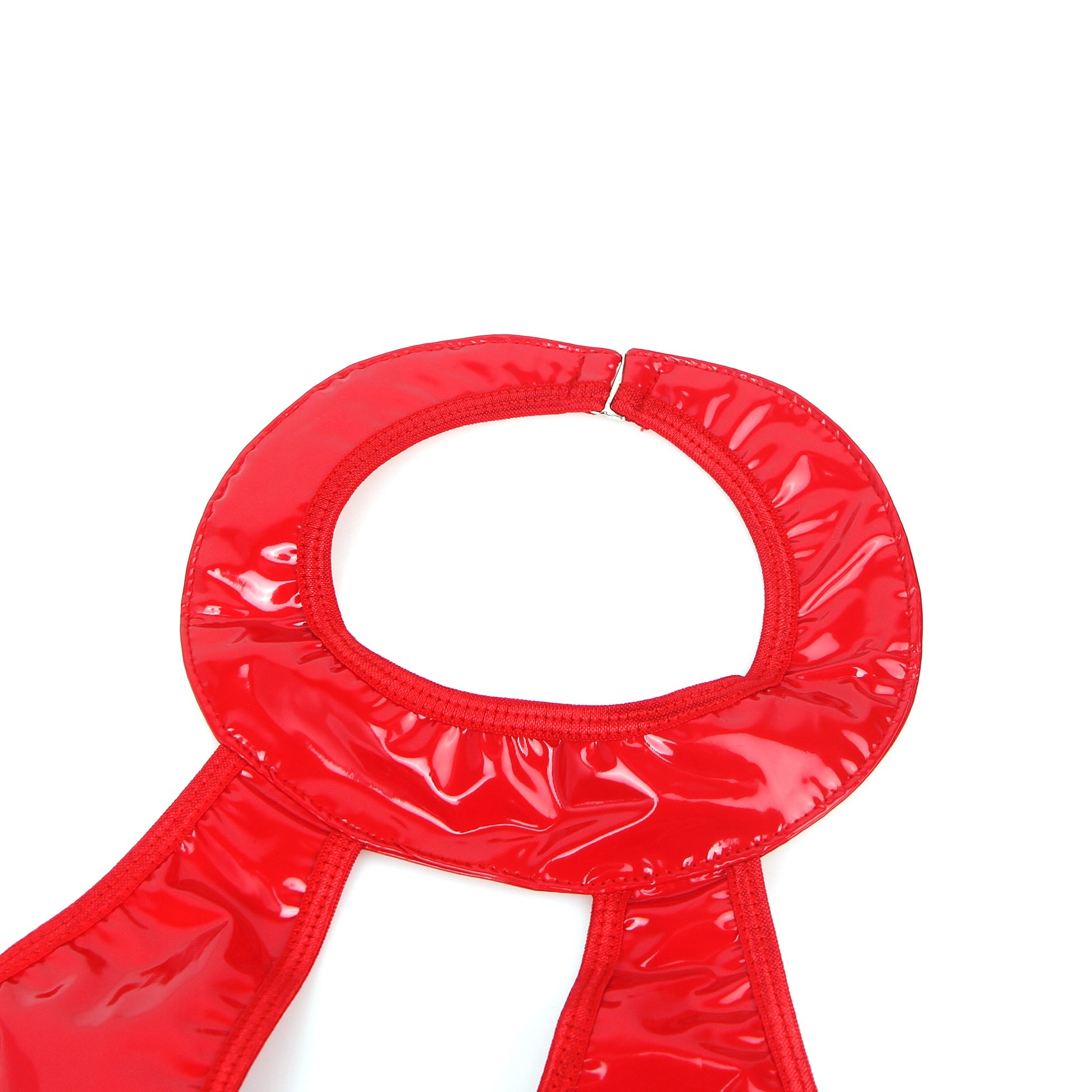 Rotes, nass aussehendes Neckholder-Dessous aus Lackleder mit Spitzenstrumpfband