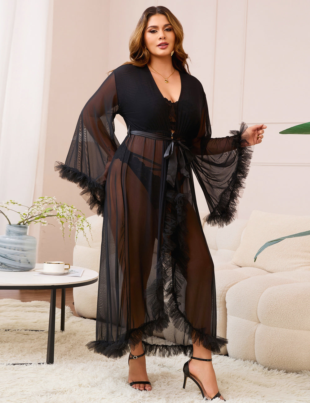 Schwarzer, sexy, langer Rüschenmorgenmantel aus Netzstoff mit Gürtel
